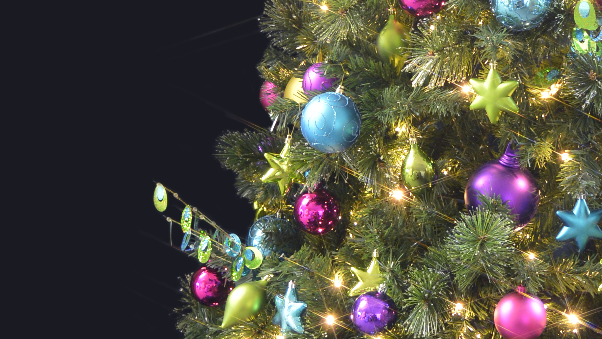 Photo of a Christmas Tree decorated in the Tutti Frutti colour scheme